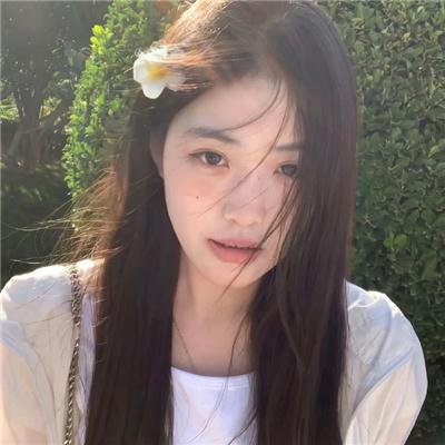 年轻女人